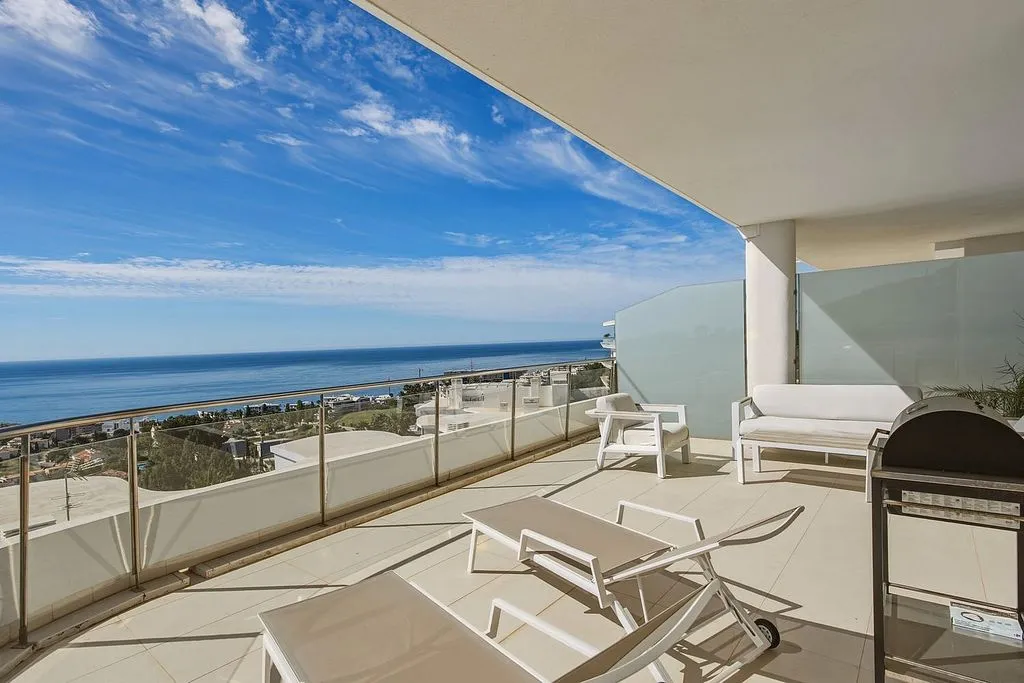 Rõdu - Apartment with Pool and Terrace in Higueron Resort