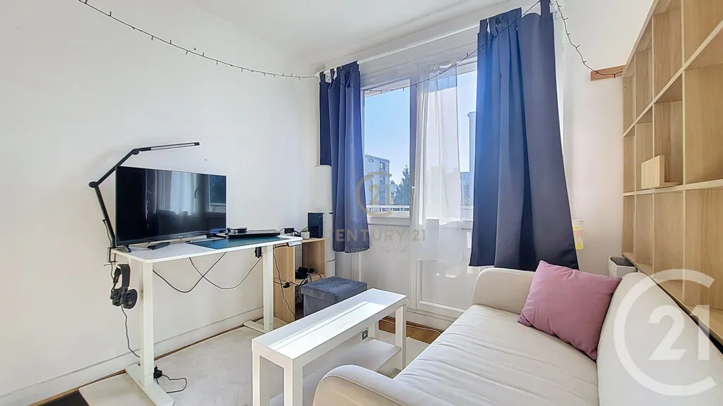 Elutuba - Studio with Balcony in Le Perreux-sur-Marne