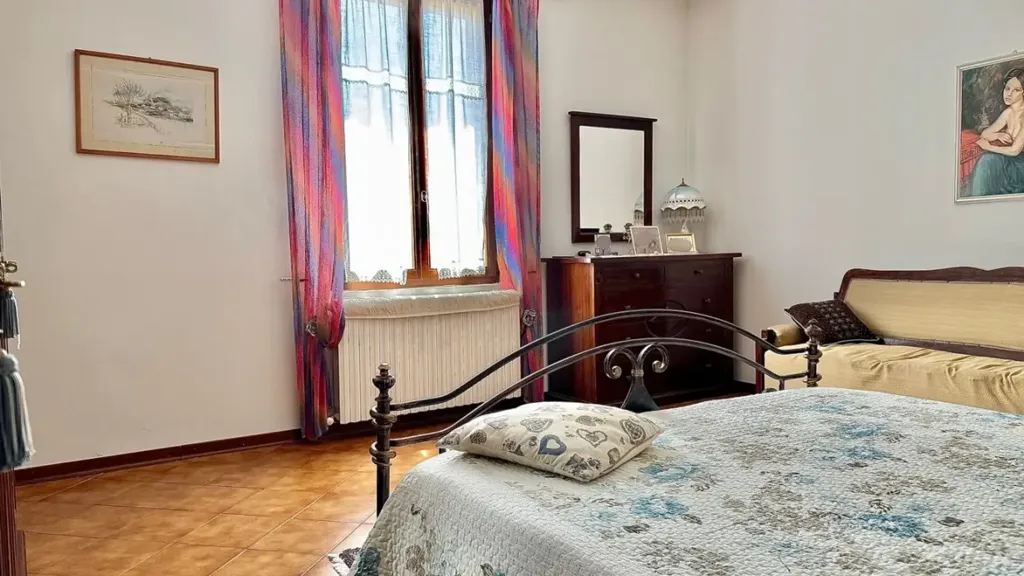 Chambres - 3-Bed Apartment with Veranda in Parma