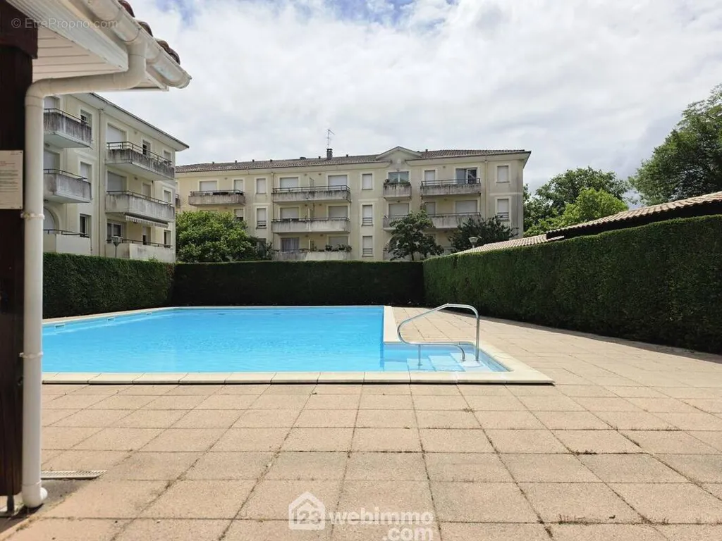 Piscine - Appartement avec Piscine et Parking à Blanquefort