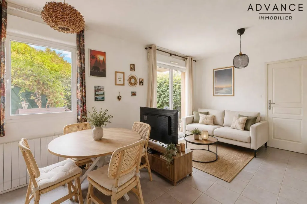Soggiorno - T2 Apartment with Garden in Montrabé