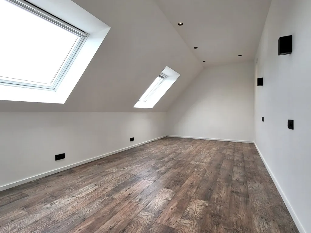 Stanze - Fully Renovated House with Terrace in Brakel