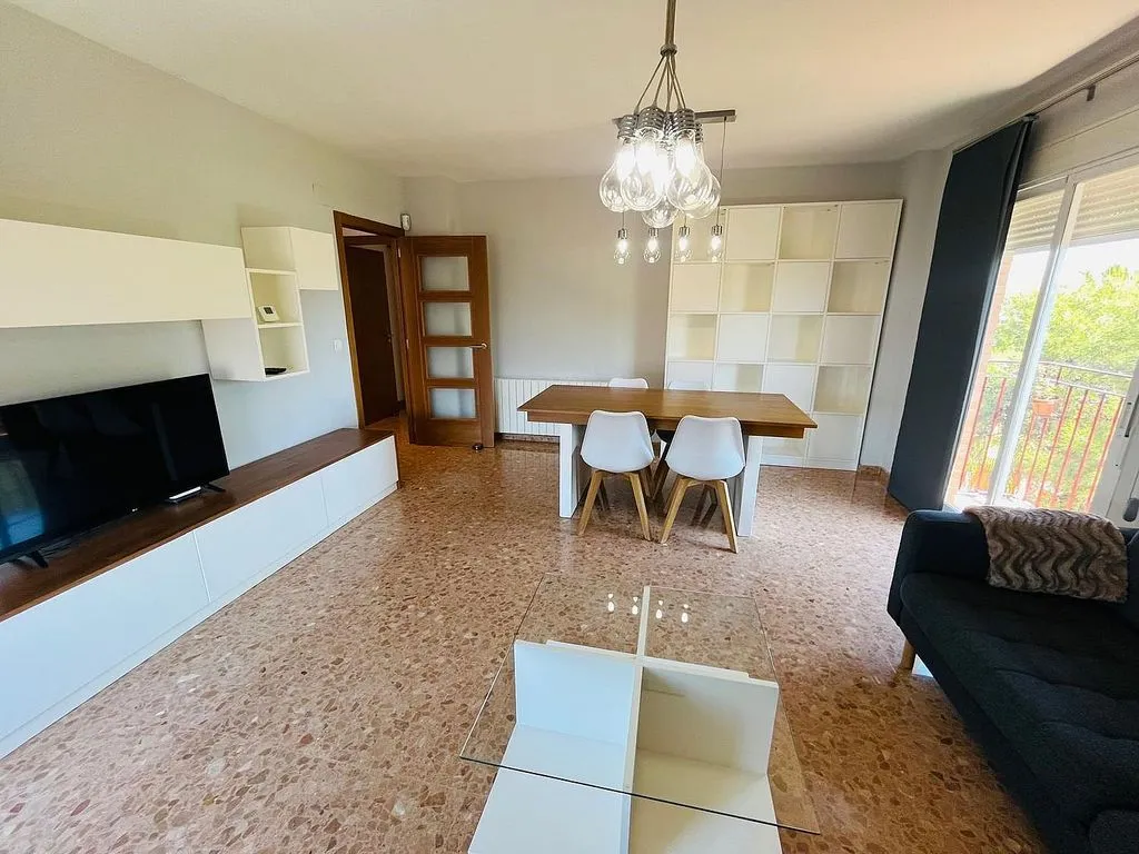Living Room - Student-Friendly Flat with Balcony in Moncada