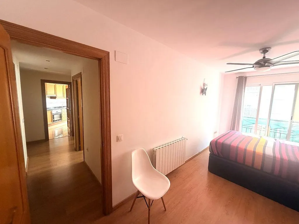 Chambres - Apartment with Balcony in Llombai Area