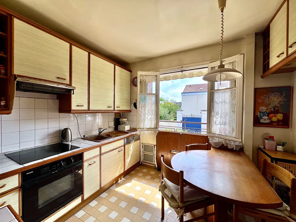6-toaline maja asukohas SEVRES