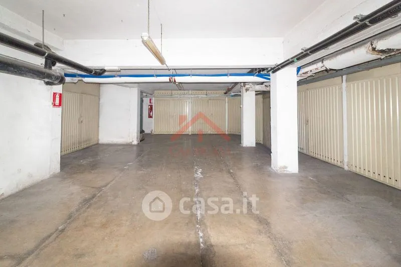 Garaaž - Pietra-Faced Apartment with Balcony in Carpi