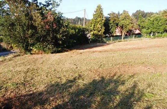 Aed - Rustic Finca with Development Potential in Bergondo
