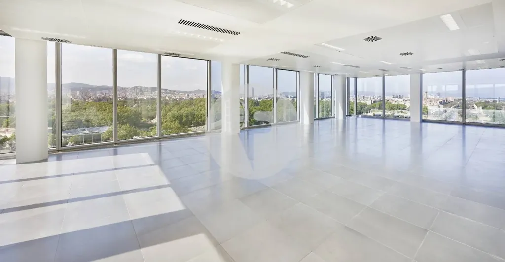 Pièces - Iconic Tower with 360° Views in Barcelona