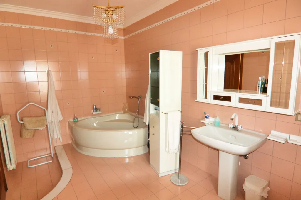 Vannitoad - Hilltop Villa with Panoramic Views in Eboli