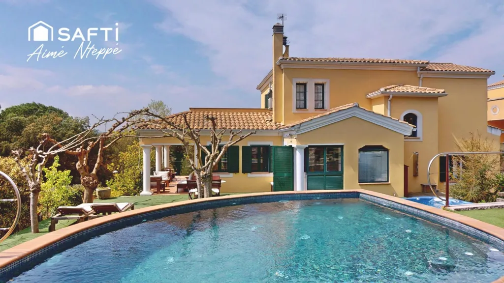 Piscine - Luxury Villa with Pool in Golf District, Girona