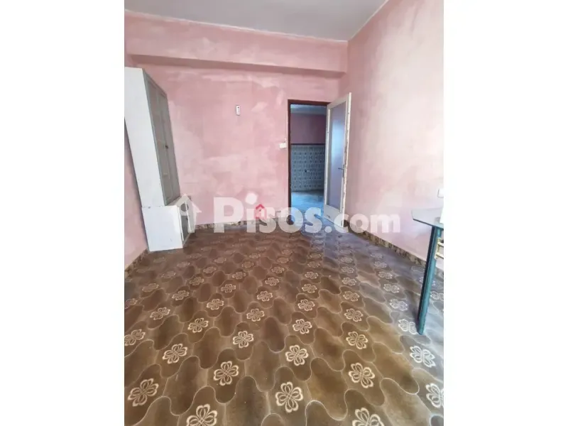 Rooms - Apartment with Renovation Potential in Onda