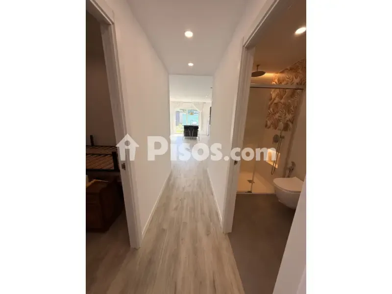 Esik - New Flat with Pool in Creixell