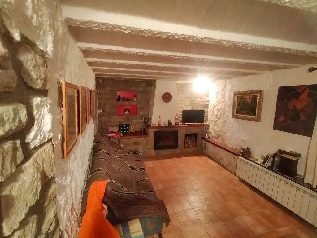 Elutuba - Sunny Terraced House with Views in Cubells