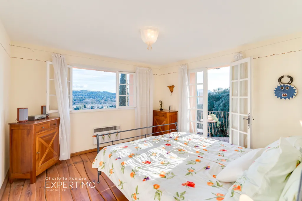 Chambres - Villa avec Piscine et Vue Panoramique au Val