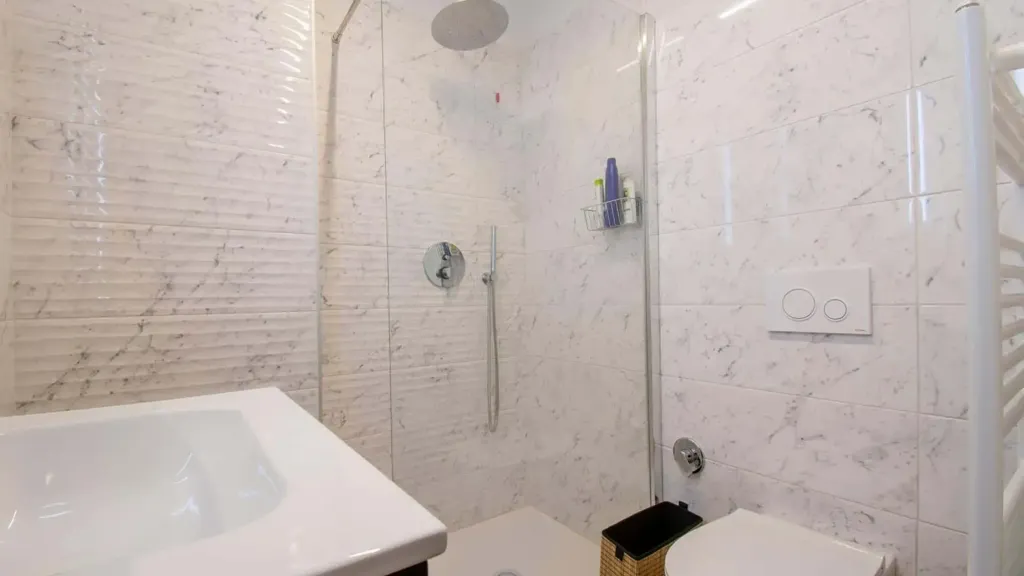 Salles de bain - Modern Furnished Studio in Central Florence