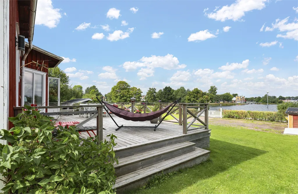 Terrass - Villa with Waterfront View in Östhammar