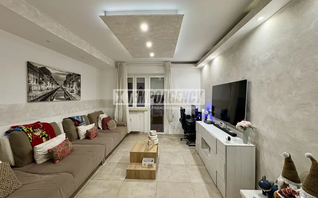 Séjour - Rearranged Apartment with Balcony in Pieve Emanuele