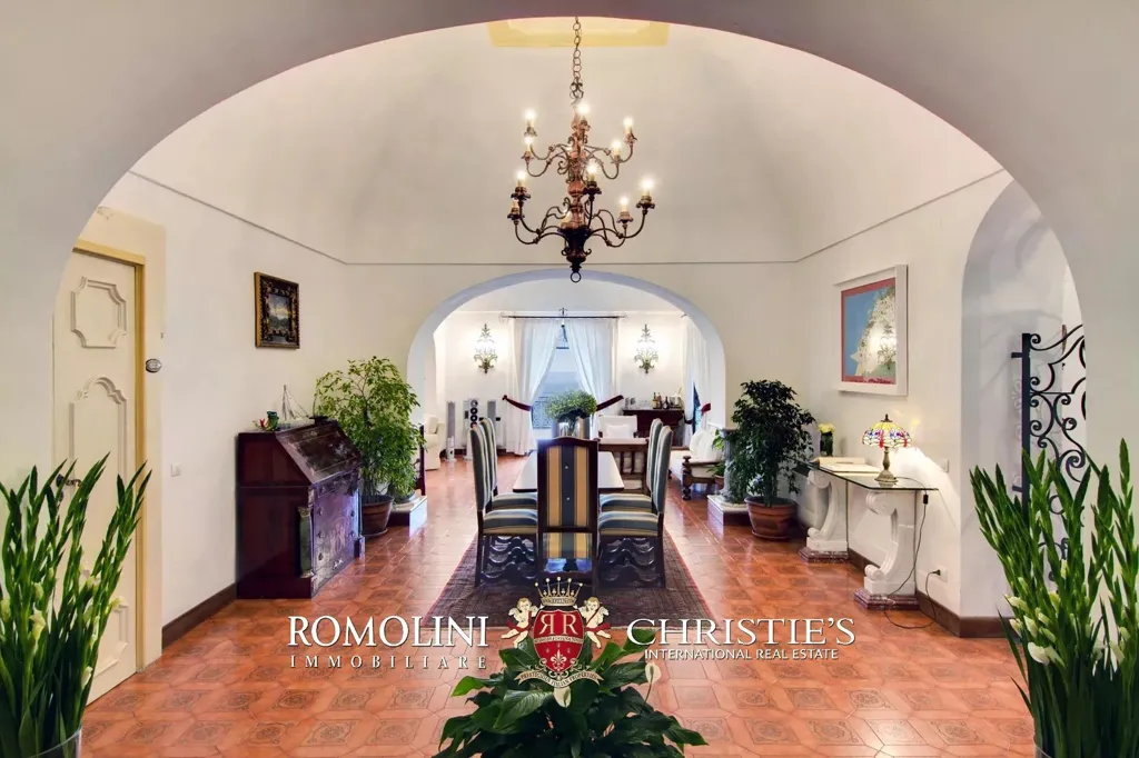 hallway_entrance