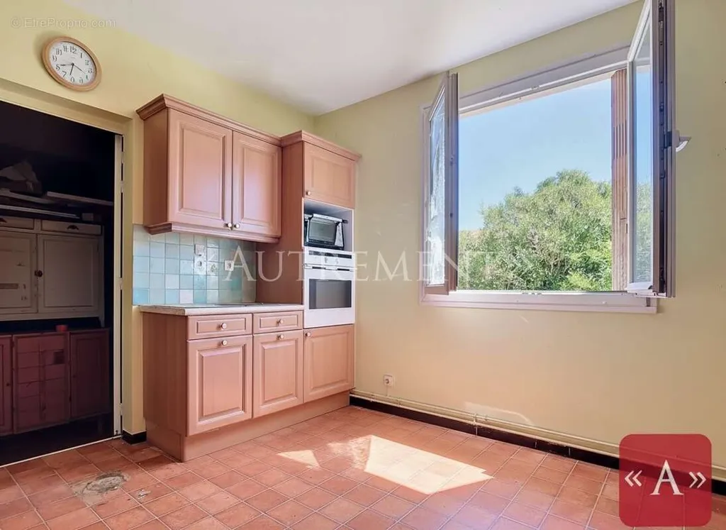 Cuisine - Villa au Calme avec Garage à Saint-Sulpice