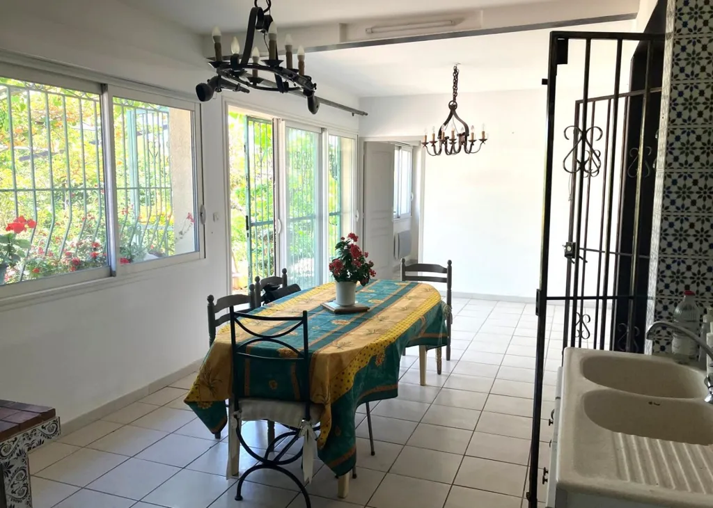 Salle à manger - Appartement en Rez-de-Jardin avec Jardin à Béziers