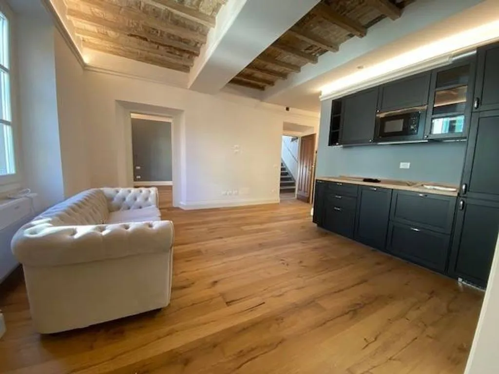 Elutuba - Luxury Flat in Historic Palazzo, Florence