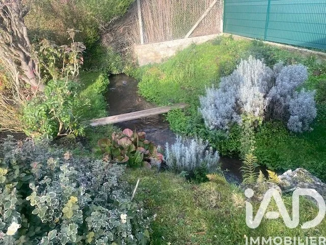 Jardin - Maison de Plain Pied avec Piscine à Attichy