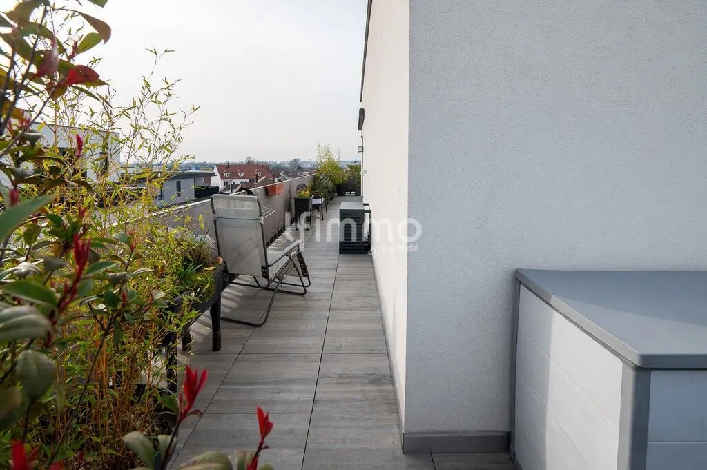Terrace - Attic Apartment with Large Terrace in Schiltigheim