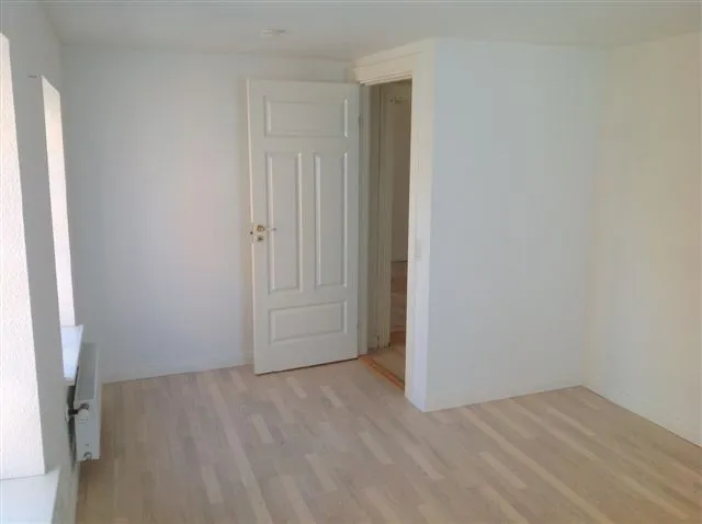 Pièces - Charming 3-Bed Flat with Garden Access in Aabenraa