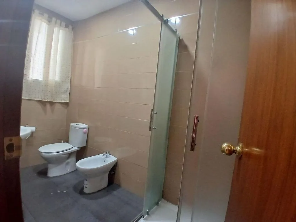 Bathrooms - Furnished Flat with Heating in Cáceres Centre