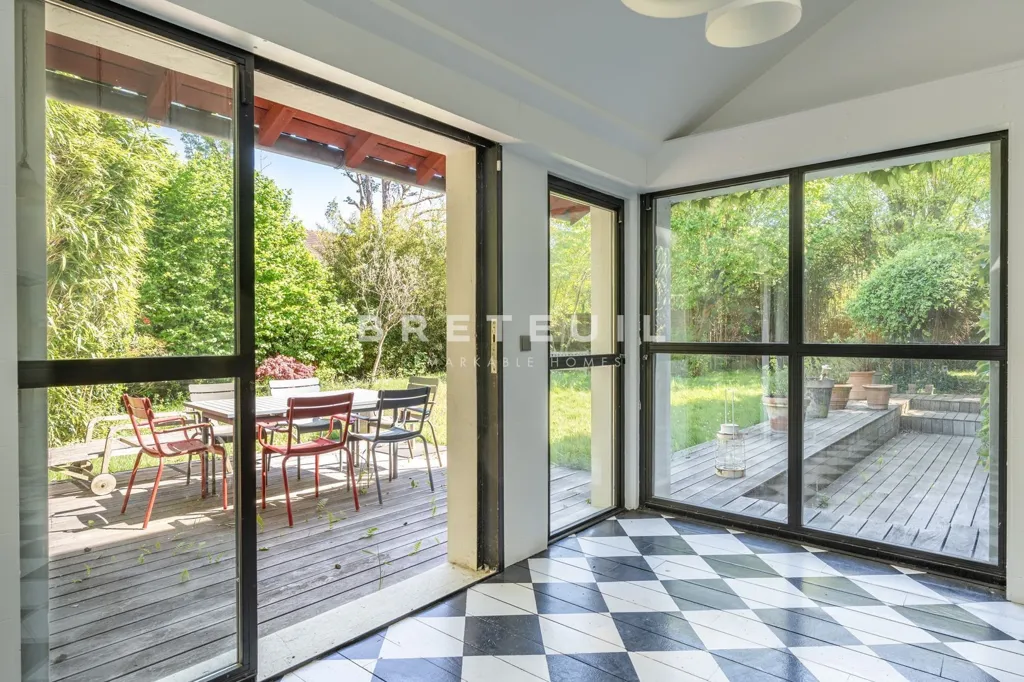 Terrace - Architect's House with Garden in Garches