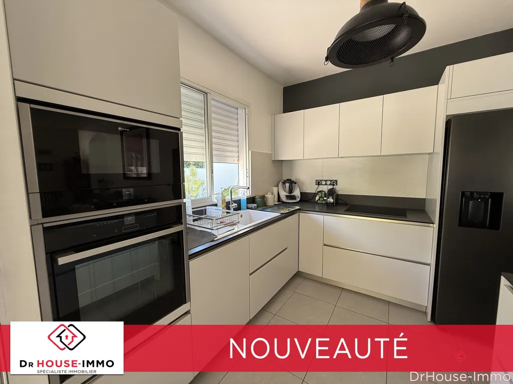Cuisine - Maison avec Piscine et Terrasse à Dampierre
