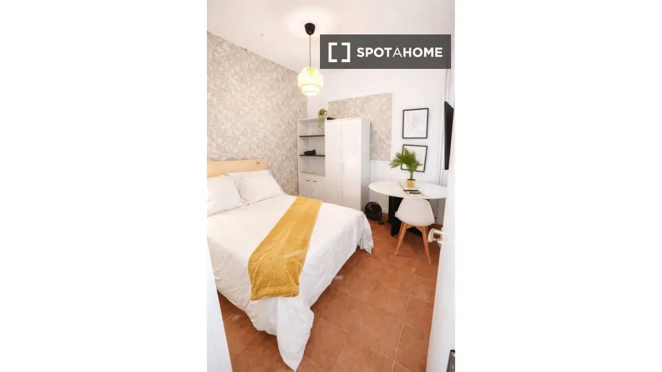 Magamistoad - Shared Apartment Room in Palacio, Madrid