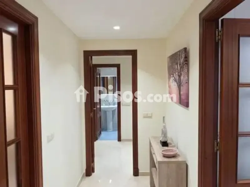 Esik - Spacious Apartment with Balcony in Málaga