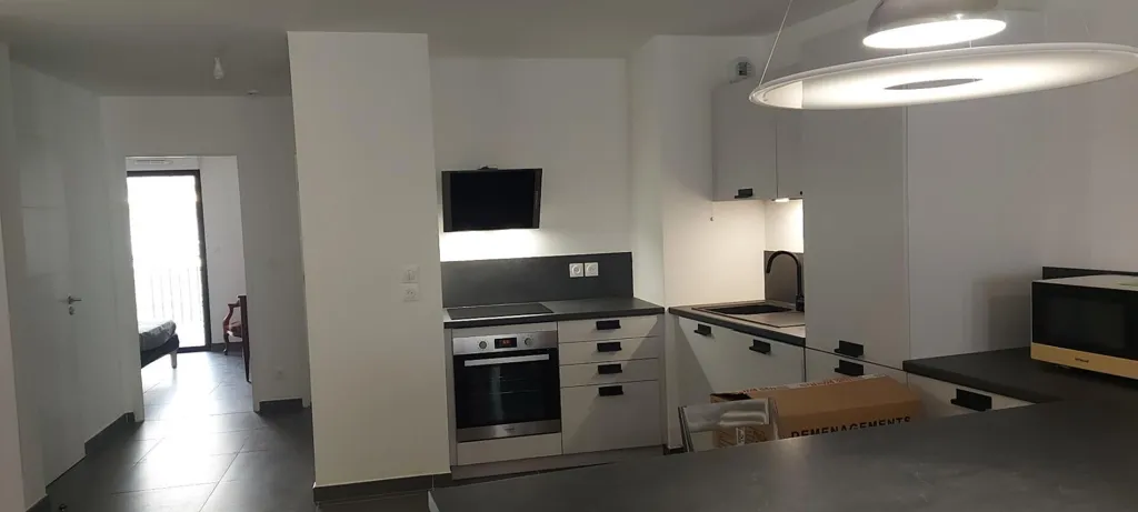 Köök - Spacious Apartment with Terraces in Nîmes Centre