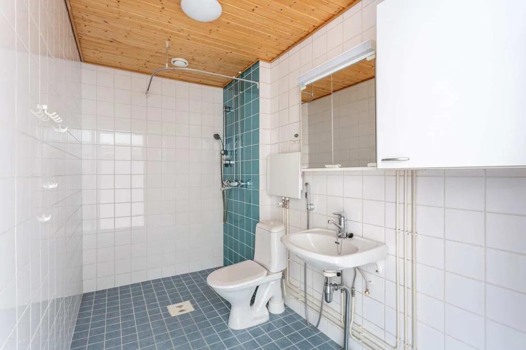 Vannitoad - Apartment with Balcony in Tikkurila, Vantaa