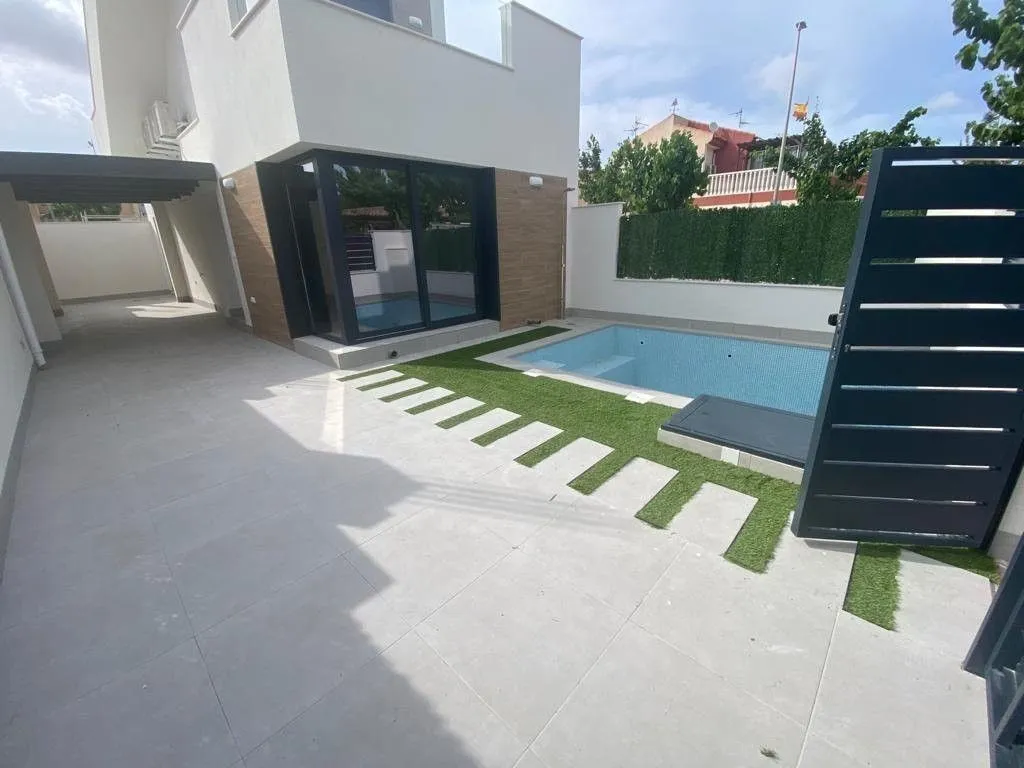 Piscine - Newly Built Villa with Pool in Los Alcázares