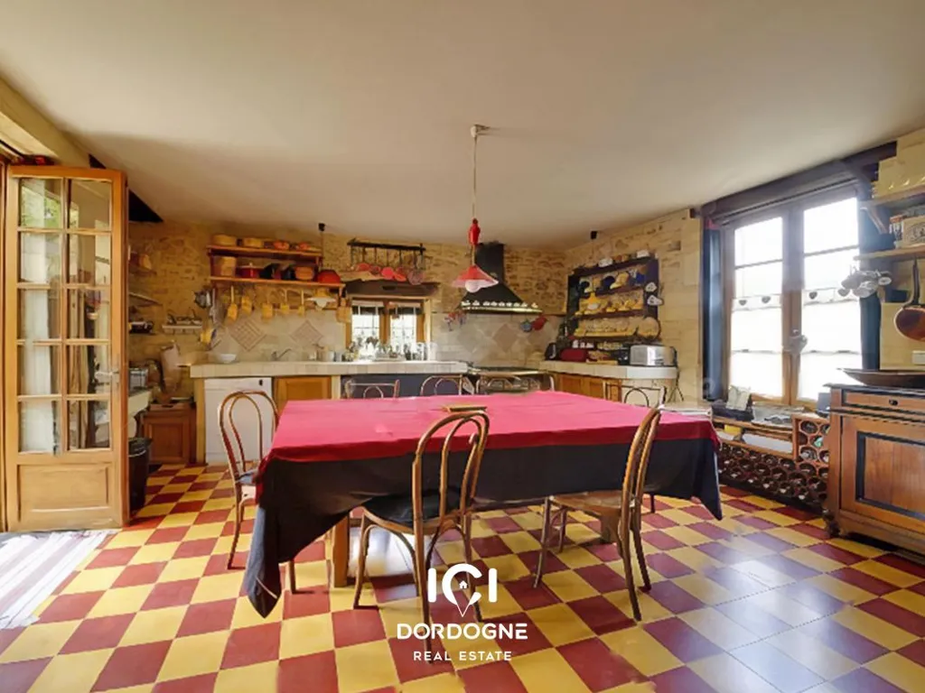 8-room house in Le Bugue