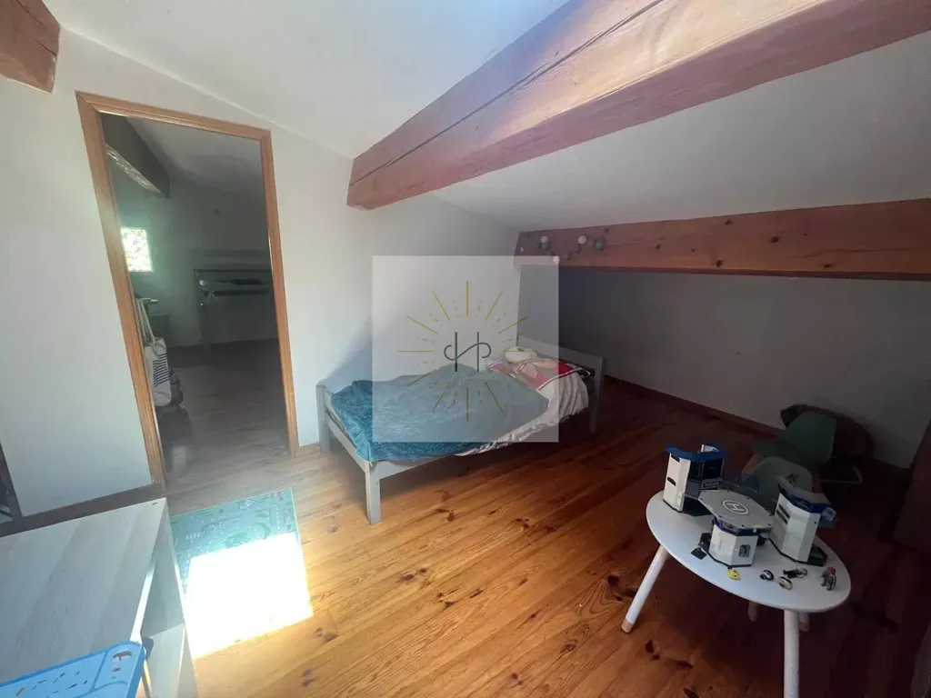 Chambres - Ensemble Immobilier avec Jardin à Montélimar