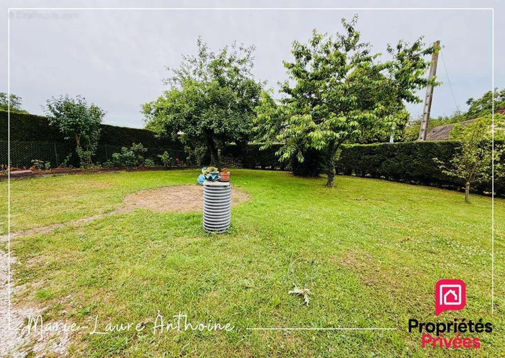 Jardin - Maison de Plain-Pied au Calme à Pierre-de-Bresse