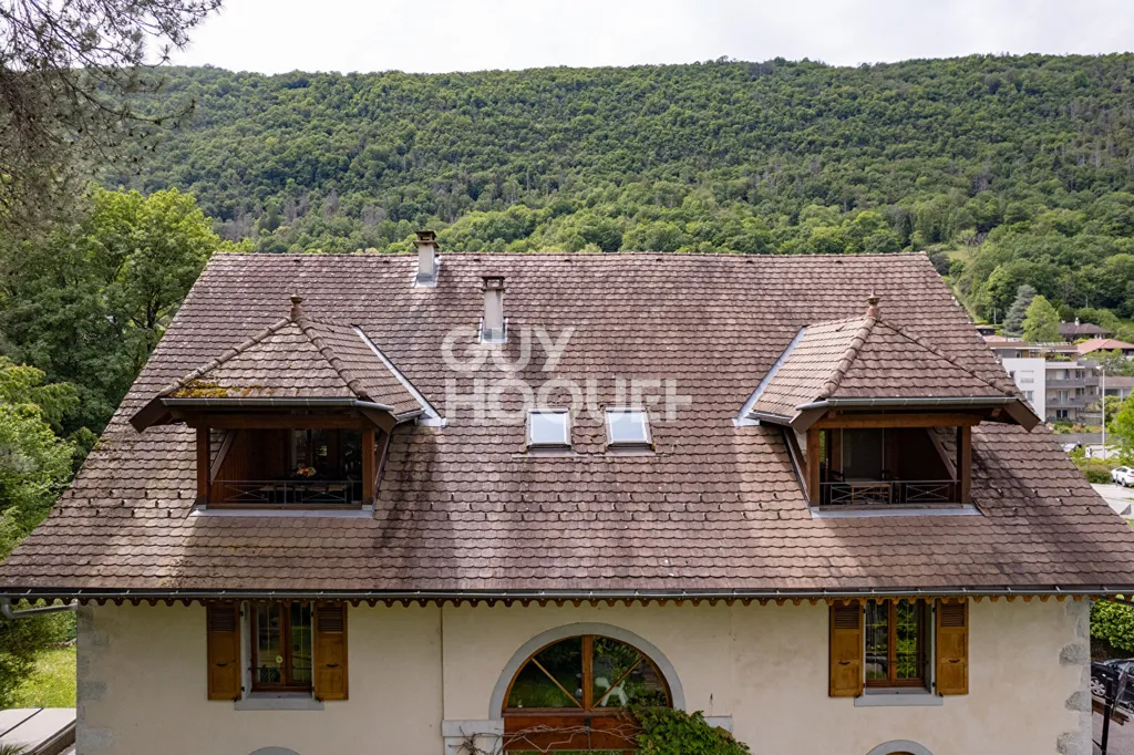 Aerial - 5-Piece Apartment with Balcony in Sevrier