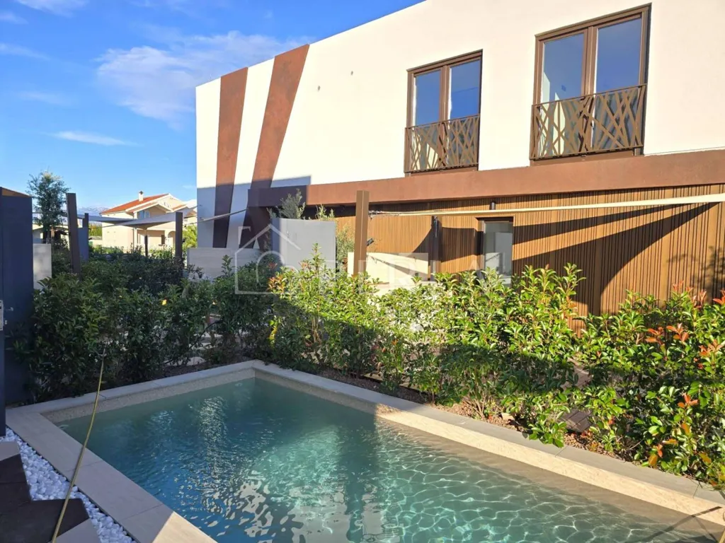Bassein - Smart Home Villa with Private Pools in Nin