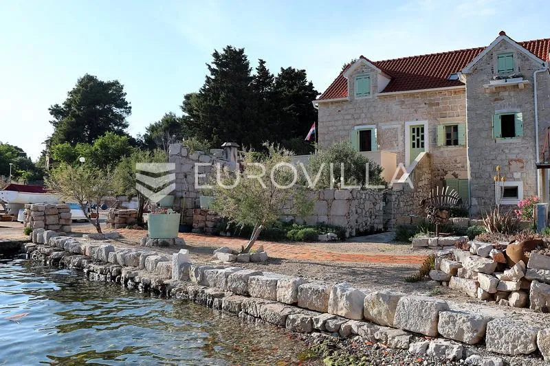 Esterno - Partially Renovated Stone House, Seafront in Prvić Luka