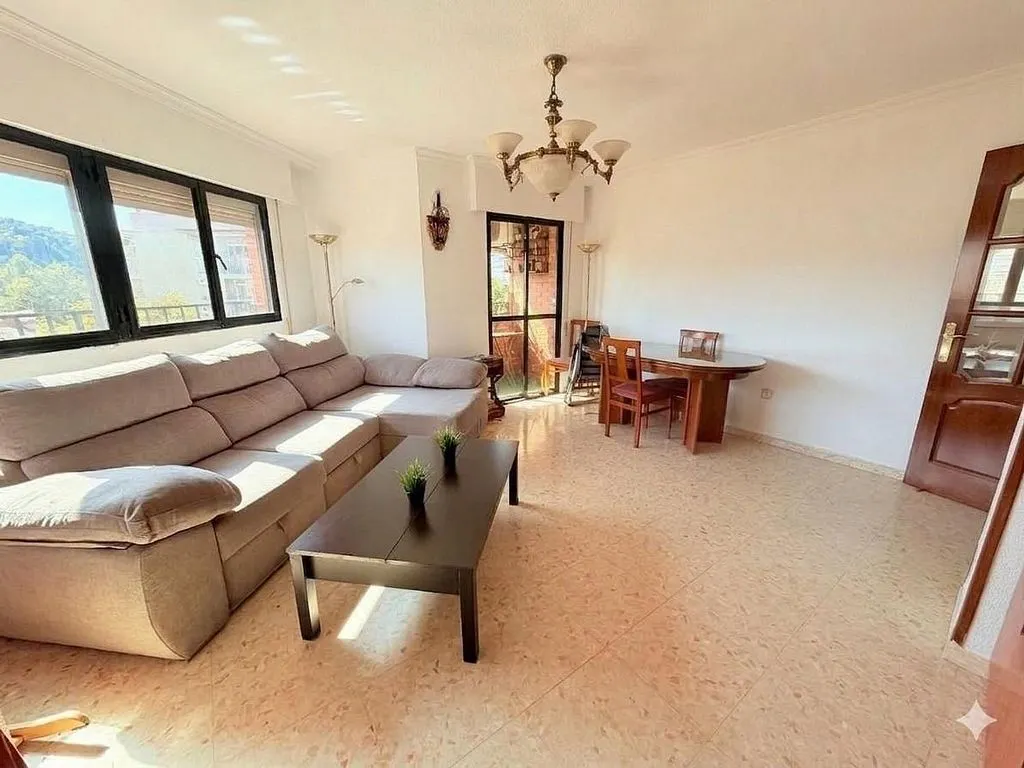Elutuba - Corner Flat with Panoramic Views in Málaga Centre