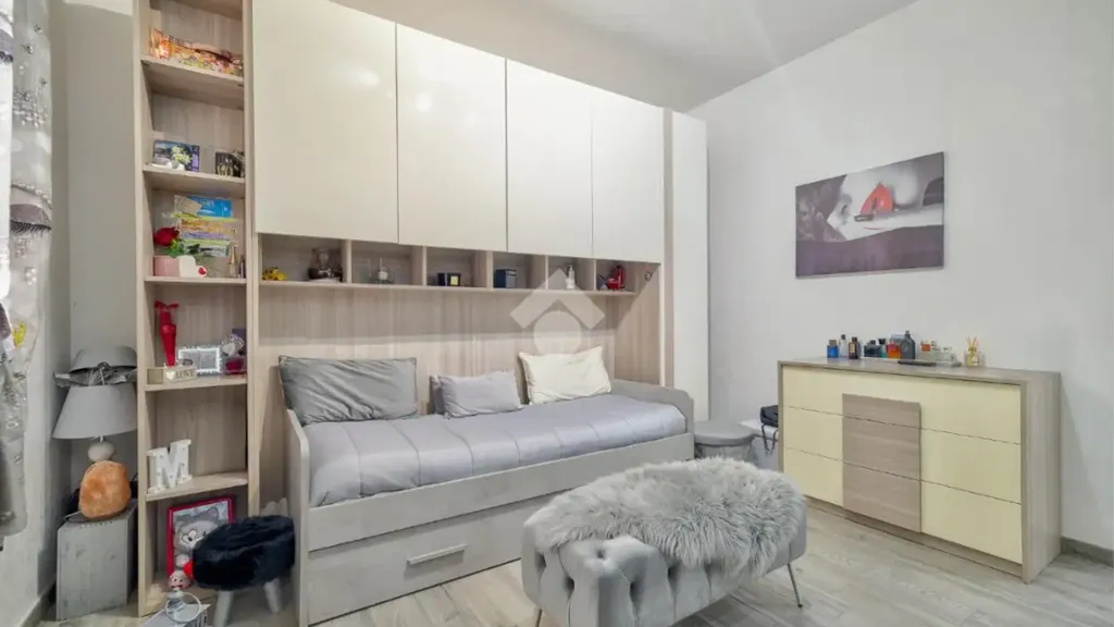 Chambres - Rear-Facing Apartment with Balcony in Civitavecchia