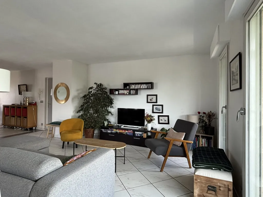 Séjour - Duplex T4 avec Balcon à Annemasse