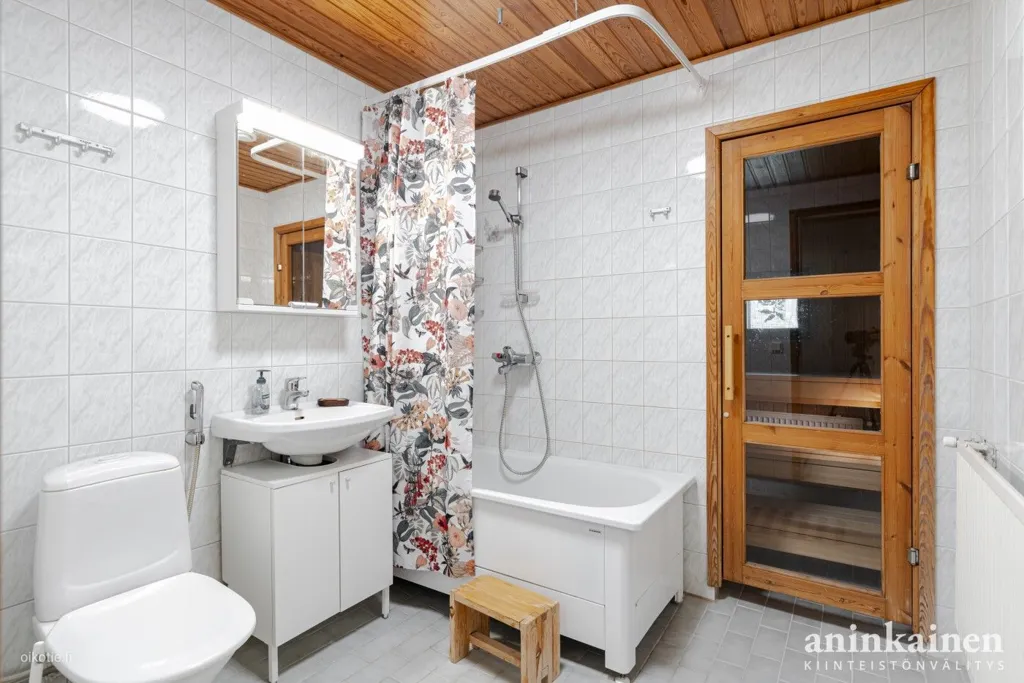 Vannitoad - Two-Level Terraced House with Private Yard in Koivula