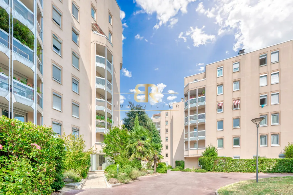 Extérieur - Appartement Traversant avec Terrasse à Gentilly