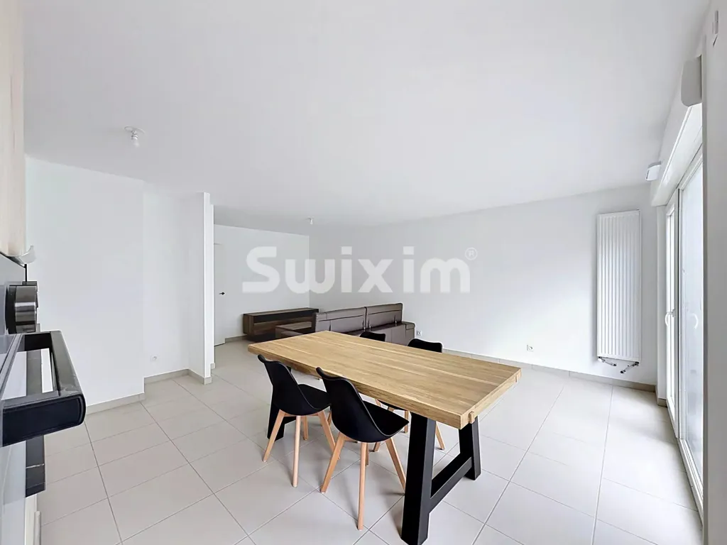 Dining Room - 3-Room Apartment with Balcony in Ferney-Voltaire