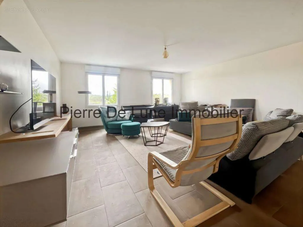 Appartement 6 pièces à Le Bois-D'oingt