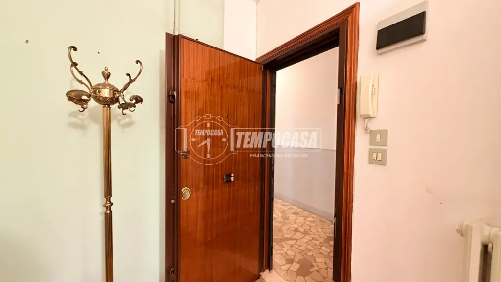 hallway_entrance